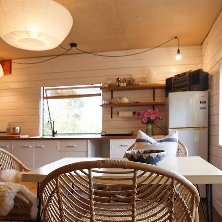 Boho Hill Apartment - Great Barrier Island Escape Okiwi ภายนอก รูปภาพ